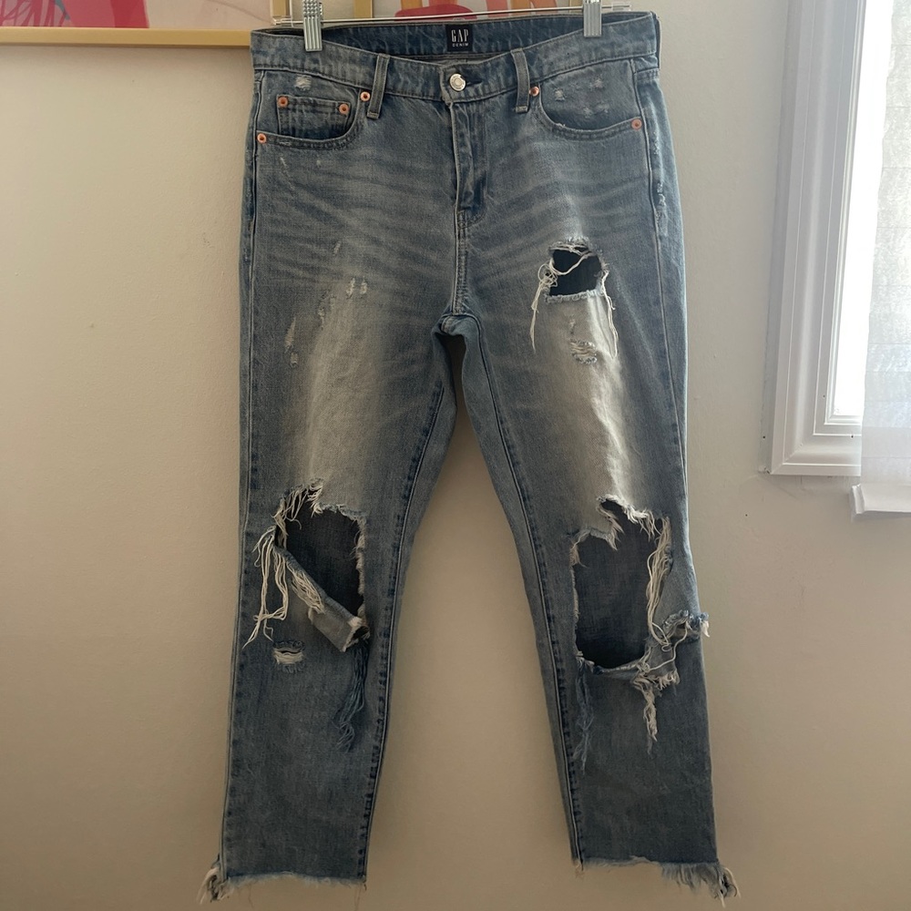 Gap denim mid rise mom jeans